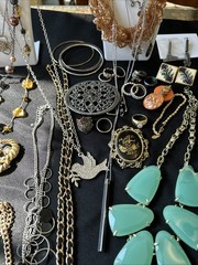 3.5 Lbs! 50+Vintage lot Of Silver And Gold Tone Necklace/bracelets/earrings/ring