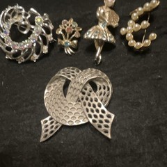 Vintage Lot 5 Silver Tone/Gold Tone Pin Brooches AB Rhinestone Faux Pearl Bow