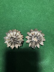 Vintage Flower Gold Tone Clip On Earrings