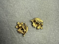 Brooch Pin & Clip Earring GoldSilver Tone Elegant Christmas Jeweled Pearl Flower