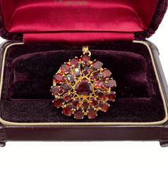 VICTORAN GENUINE RED ALMANDINE GARNET BROOCH PENDANT LRG MULTI TIERED HEART STN