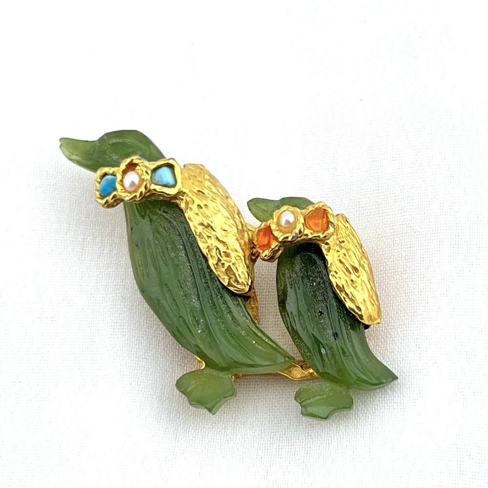 Vintage Swoboda Brooch Pin Jade Carved Penguin Bird Mom Baby Gold Tone Estate