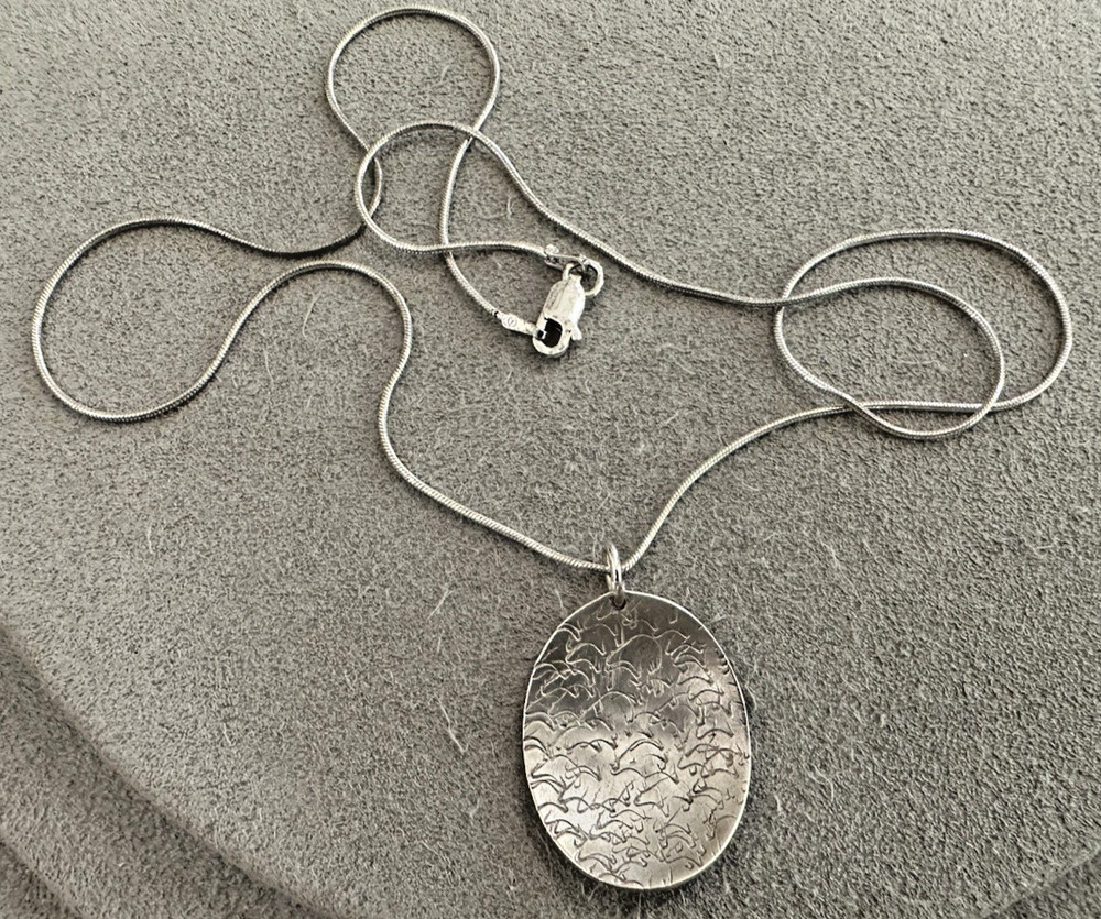 Rare Vintage Sterling Silver ET Artisan Buffalo/Caribou Etched Pendant Necklace