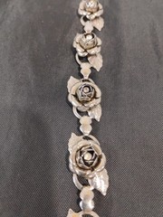 Vintage Silver Toned Link Bracelet with 6 3D Roses And Crystals 7 1/2″ Inches