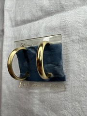 VTG NWT Whiting & Davis Gold Tone Hoop Clip Earrings Quiet Luxury Mod Chic