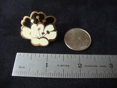 Vintage Cherry Blossom Cloisonne Black & White Enamel Gold Tone Scarf Clip