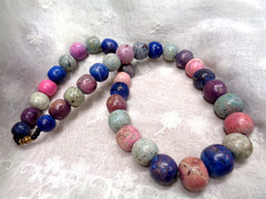 Vtg ESTATE JEWELRY Multicolor Polished Stone Large Bead Barrel Clasp Necklace