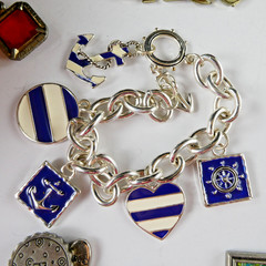 Vintage Charm Bracelet Jewelry Lot 10 Piece Bracelets Many Charms Silver Gold Tn