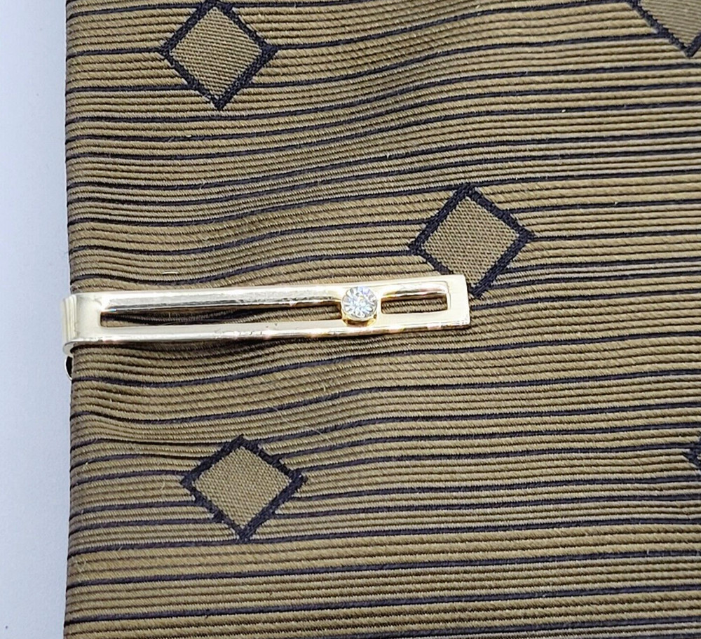 Modernist Open Metal Rectangle w Crystal Gold Tone Short Vintage Tie Clip Clasp