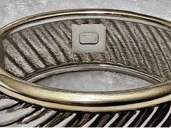 Silver Gold Women’s Grooved Hinged Clamp Bangle Bracelet 7in Elegant Vintage
