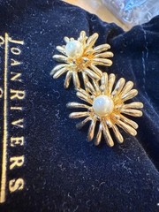Joan Rivers Gold Tone Flower W/ Faux Pearl Earrings #3288