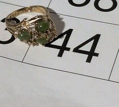 VINTAGE 18K H.G.E SIGNED COCKTAIL SIZE 7 RING W/ JADE / CLEAR GEMSTONES