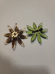 1950-1970 Vintage Metal Enamel Brooches Daisy Flower Design