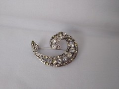 Vintage Pin Brooch Clear Rhinestone Classic Silver Toned Jewelry