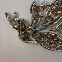 Vintage Lisner Leaves Brooch Blue Green AB Rhinestone Gold Tone