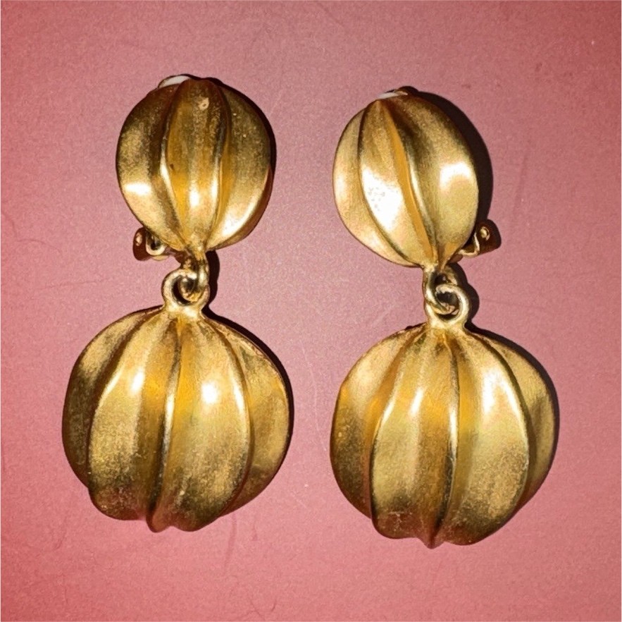 Vintage Gold-Tone Clip-On Dangle Drop Earrings Fashion Round No Stone Women Lobe