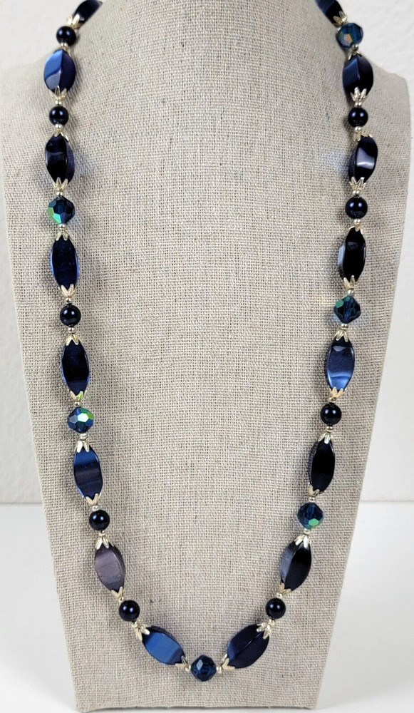 Vintage Royal Blue Lucited Beaded Necklace 26 In Silver-Tone Endless No Clasp