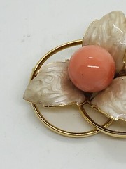 Goldtone peach ivory floral swirl brooch leaves
