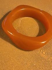 Vintage Acrylic Resi Bangle Irregular Geometric statement Bracelet 6.5 Small