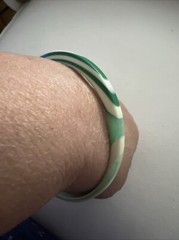 Vintage 1980s Plastic Lucite Bangle Bracelet Marbled Green And White Swirl