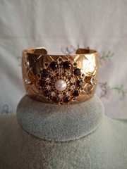 Graziano Vintage Beauty Multicolor Crystals & Faux Pearl Wide Gilt Metal Cuff