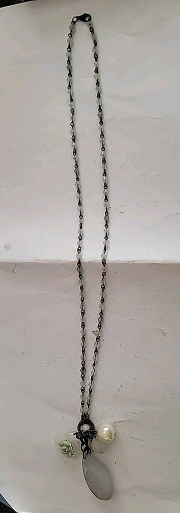Vintage Necklace Wire Unusual Flower Design Beads-plastic &Glass,Blk Metal 24″