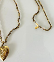 Vintage 1928 Jewelry Gold Tone Etched Floral Heart Locket Pendant Rope Necklace