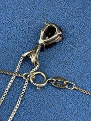 VTG Red Glass Tear Drop Sterling Silver 17′ Box Chain Necklace Retro Dainty