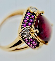 14K Gold gorgeous Garnet,Safire & Diamonds Ring MEDA size 6.25, 5g approximately