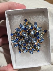 Vintage JULIANA Brooch Layered Hues of Blue Rhinestone Beautiful Gold Tone