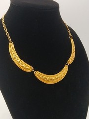 AVON 1987 ROMAN RICHES bold goldtone raised scroll beads designs collar necklace