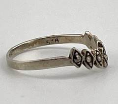 Vintage Marcasite 925 Sterling Silver Band V shape. Stack /Pinky Ring Sz 5.50