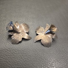 Vintage Mid-Century Taxco Mexican Sterling Silver Orchid Flower Clip-On Earrings