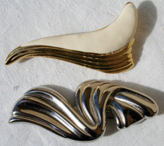 2 Modernist White Enamel Swirl Abstract Gold Silver Tone Brooch Pin MCM 2.75″