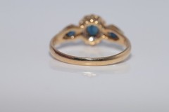 Vintage Circa 1980s 18k Gold Natural Diamond And Oval And Pear Cut Sapphire Ring