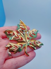 Vintage Maple Leaf Articulated Leaves Shiny Gold Tone Large Brooch Pin