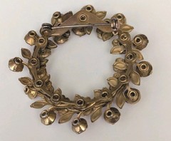 Vintage Mid Century Pink & Aurora Borealis Rhinestone Wreath Brooch – Attributed