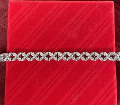 Ross Simons sterling silver flower .50 ct. t.w. diamond bracelet Size 7 1/4”