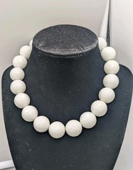 Vintage 17mm Faceted Milk Glass Chunky Beaded Runway Collar Necklace 15.5″