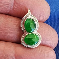 Original EARTH MINED Jadeite JADE DIAMOND Deco Pendant Medallion 18K WHITE GOLD