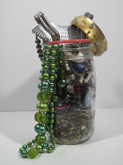 1.75 lbs Mystery Jewelry Lot VTG to Now All Wearable Necklaces~JAR NOT INCLUDED