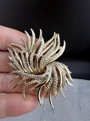 Vintage Brooch Lot Candy Cane Bear Butterfly Fish Bird Basket Christmas Tree