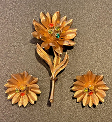 Vintage Gold Tone Multicolor Rhinestone Flower Brooch Pin And Earrings Set