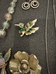Vintage Estate Costume Jewelry Lot! Brooches and more!