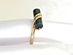 Vintage 1978 Avon’s Captured Jade Ring GE – Real Jade – Size 6.5 – Signed