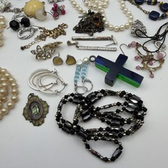 Mixed Vintage To Modern Lot Of Costume Jewelry Variety Of Pieces #1