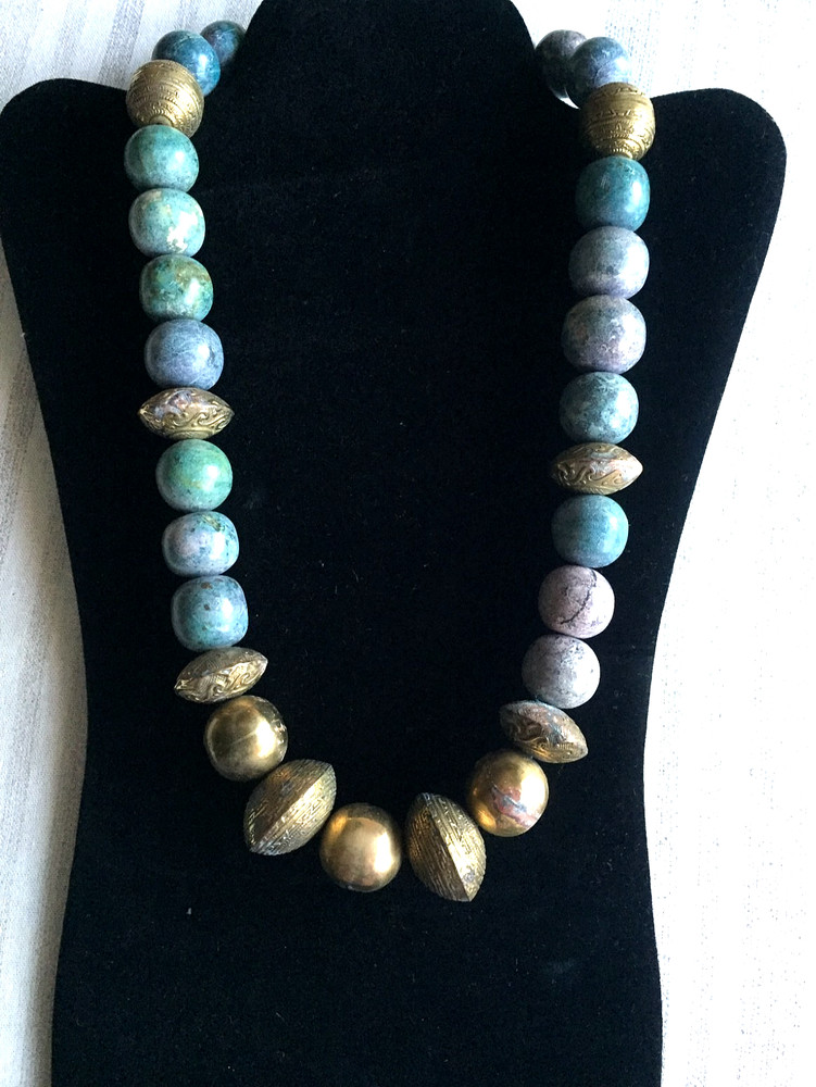 Vintage Large Blue Sponged and Metal Beads 23,5″ Long Necklace