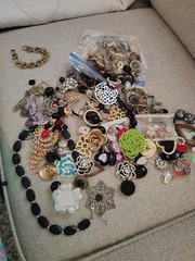 Jewelry Lot E 2.5 Lb. Some new; Some pre-owned & wearable, Most crafts, repair.