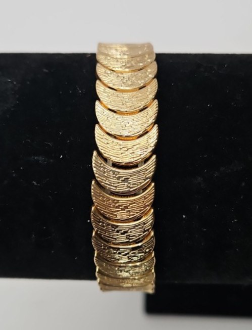 Vintage Gold Tone Textured Link Bracelet Stretchable