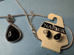 NAPIER Necklace and earrings set Women’s Vintage 18 in ext. 3.25 in